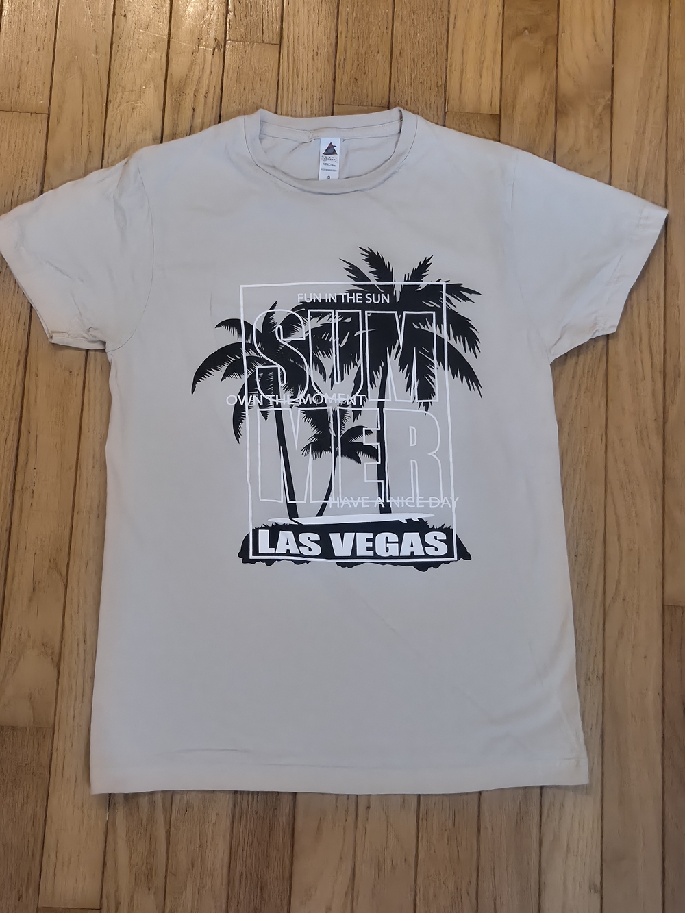 ​Las Vegas Summer Palm Tree Graphic T-Shirt Small Beige Tan Short Sleeve Tee